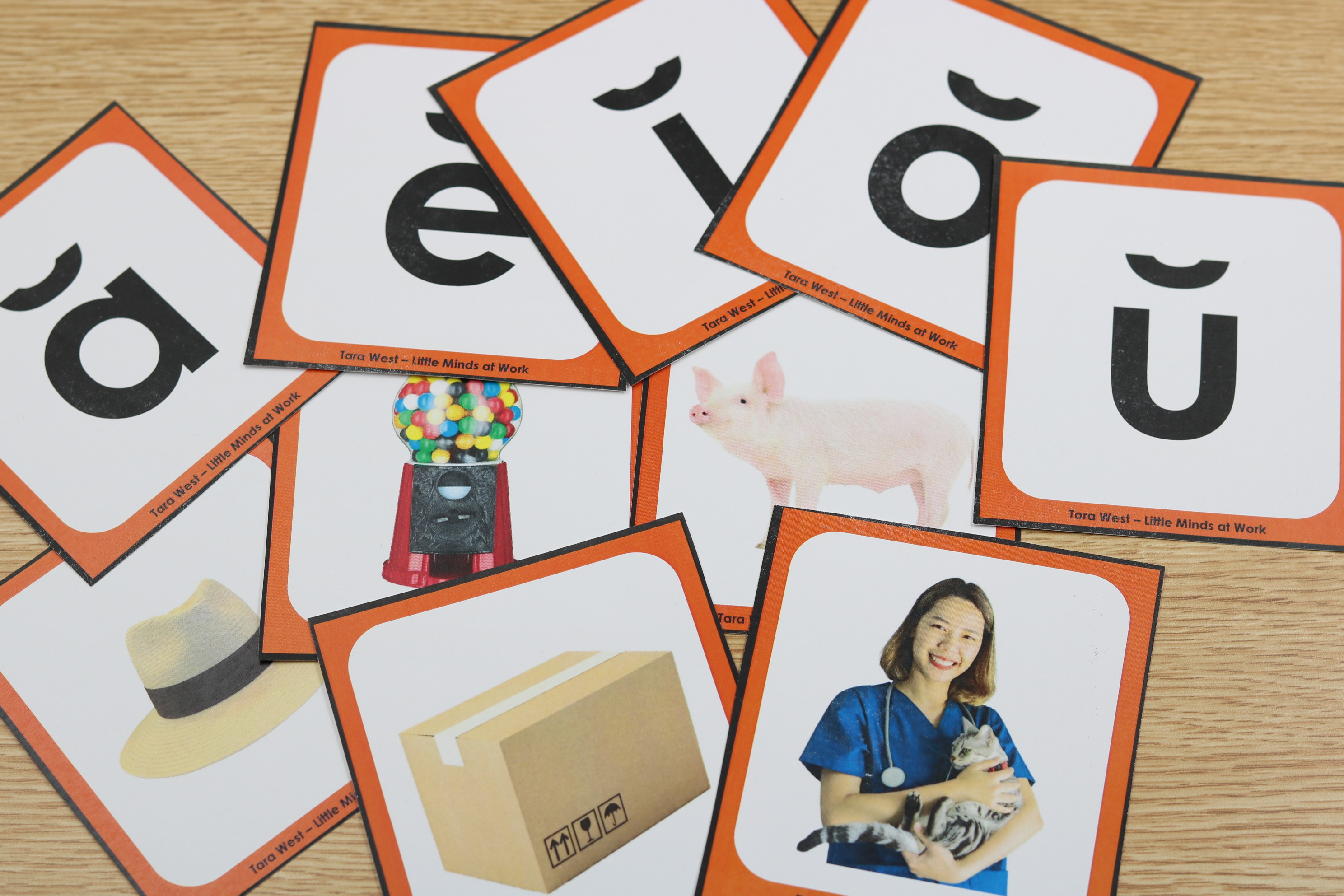 Free CVC flashcards with sound icons for phonics practice