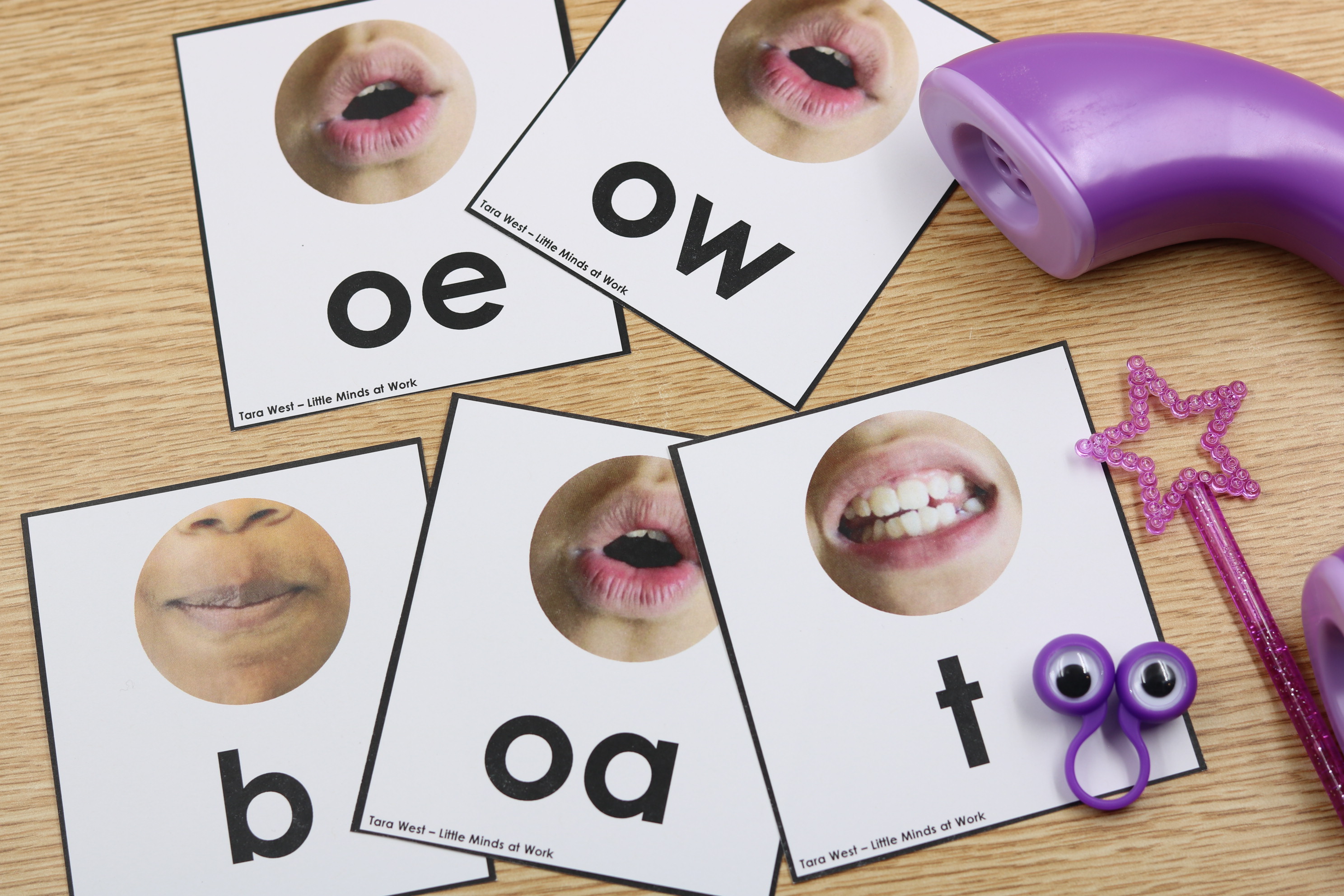 Embedded mouth cards showing articulation for vowel teams like ai, ea, ee, and oa